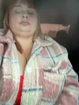 Snapshot of Model9798 chatting on October 4, 2025, 9:18 am Model9798 online show from October 4, 2025, 9:18 am