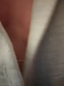 Snapshot of The_Snowwhitee chatting on September 14, 2025, 8:19 pm The Snowwhitee online show from September 14, 2025, 8:19 pm