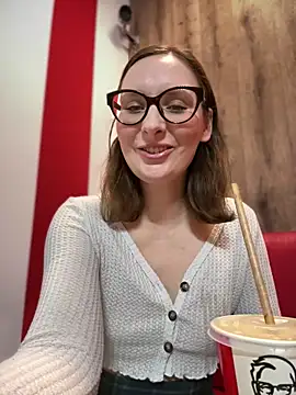 The Snowwhitee online show from February 11, 2026, 7:19 pm