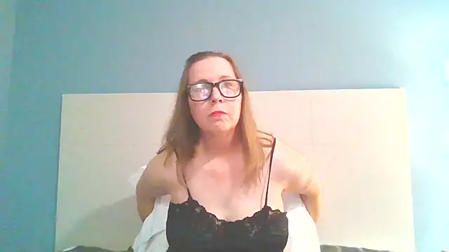 Snapshot of SweetandNaughty1 chatting on February 13, 2025, 2:45 am SweetandNaughty1 online show from February 13, 2025, 2:45 am