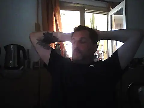 Snapshot of Reload_033 chatting on April 20, 2026, 6:31 pm Reload 033 online show from April 20, 2026, 6:31 pm