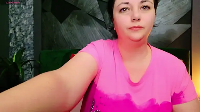 AleshaArabian online show from December 30, 2024, 6:27 pm