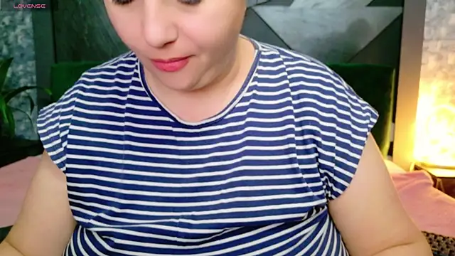 AleshaArabian online show from January 3, 2025, 8:32 pm