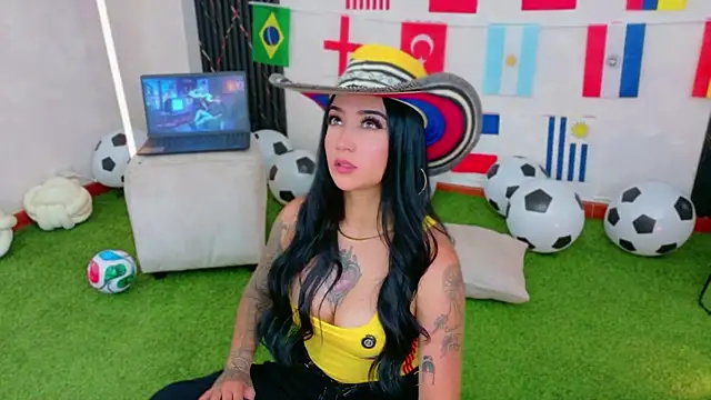 EmmyEvans1 online show from June 17, 2026, 7:26 pm