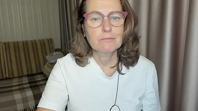 lauraoven online show from December 2, 2024, 10:18 am
