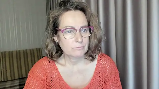 lauraoven online show from December 9, 2024, 12:30 pm