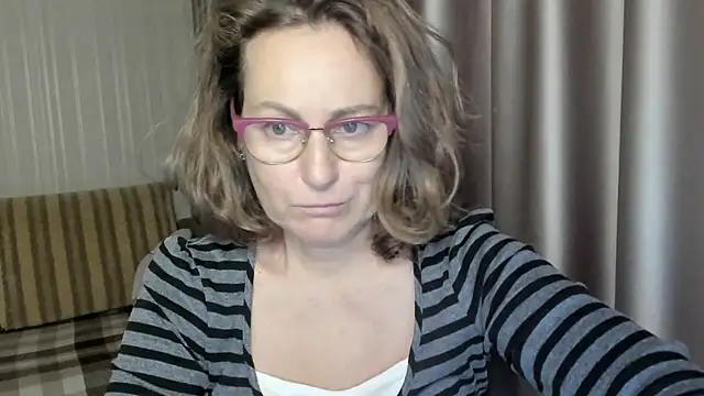 lauraoven online show from December 12, 2024, 12:44 pm