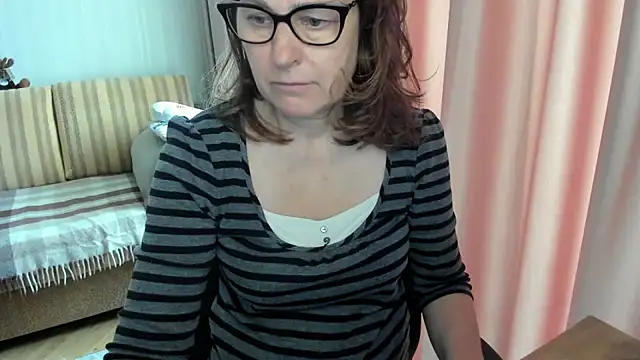 lauraoven online show from May 4, 2026, 8:43 am