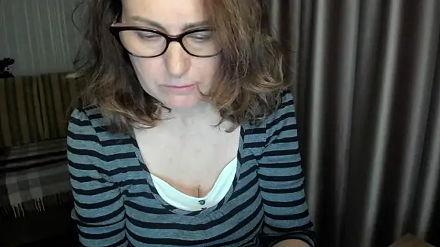lauraoven online show from May 5, 2026, 6:16 pm