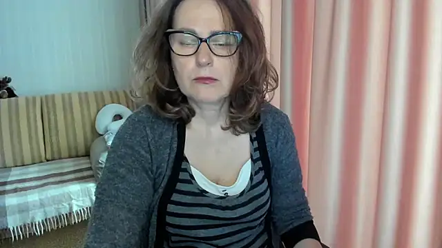 lauraoven online show from May 7, 2026, 7:47 am