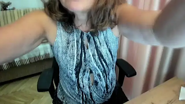 lauraoven online show from August 4, 2026, 1:25 pm
