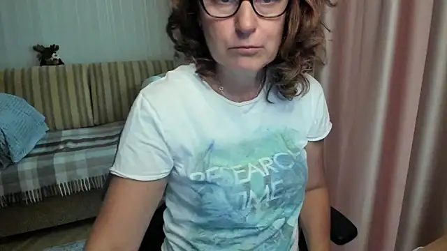 lauraoven online show from August 6, 2026, 3:36 pm