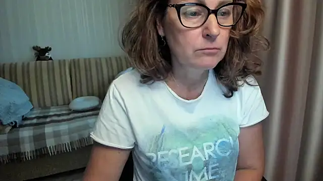 lauraoven online show from August 7, 2026, 4:20 pm