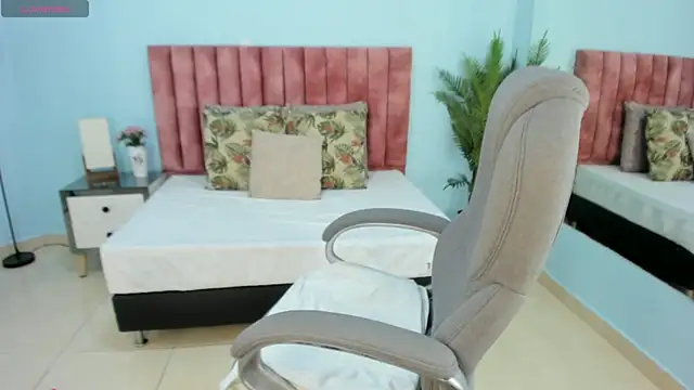 tati saldarriaga online show from March 20, 2026, 2:55 pm