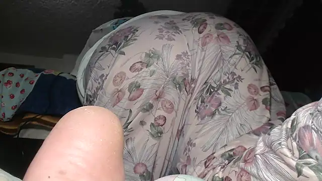 prettyangelsquirt online show from December 27, 2024, 2:04 am