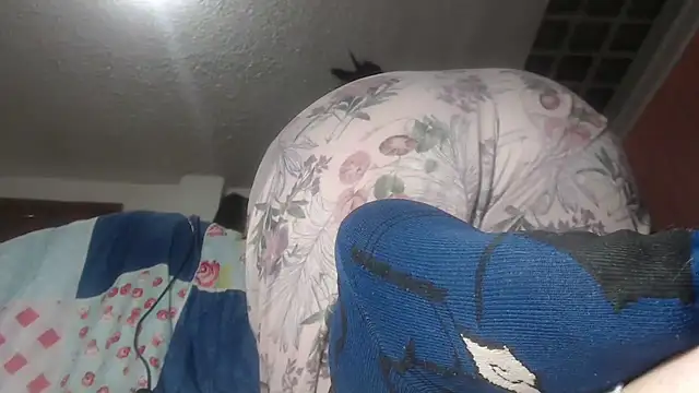 prettyangelsquirt online show from January 7, 2025, 3:14 am