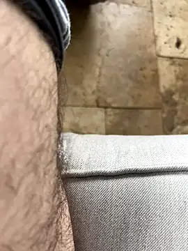 Snapshot of JohnnyBigShot chatting on October 19, 2025, 5:13 pm JohnnyBigShot online show from October 19, 2025, 5:13 pm