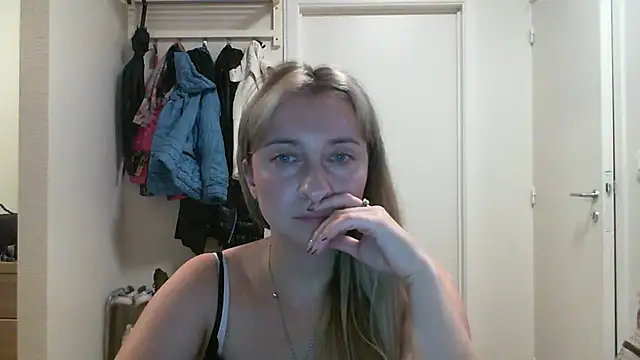 Snapshot of SusanCurt chatting on October 11, 2025, 2:37 pm SusanCurt online show from October 11, 2025, 2:37 pm