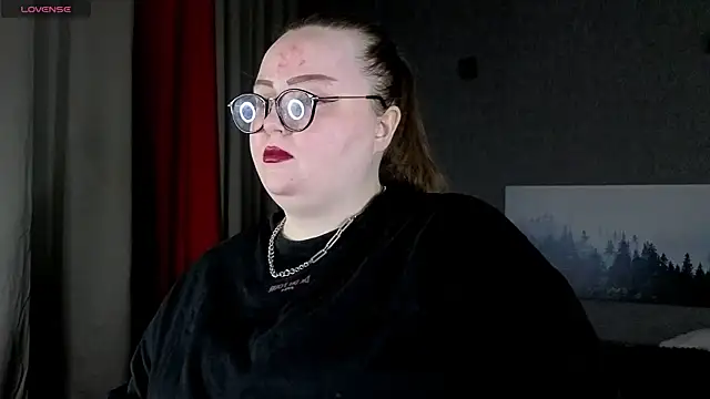 EMMA  CONNOR online show from November 21, 2025, 10:41 pm