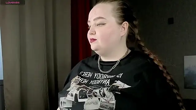 EMMA  CONNOR online show from November 29, 2025, 9:12 am