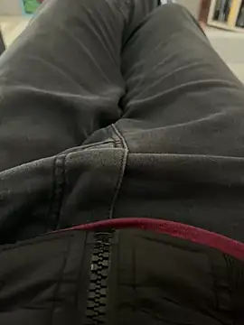 Snapshot of _Inchiodo_ chatting on December 13, 2024, 1:44 pm Inchiodo online show from December 13, 2024, 1:44 pm