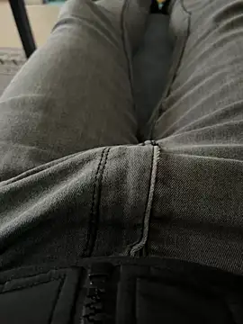 Snapshot of _Inchiodo_ chatting on December 23, 2024, 12:08 pm Inchiodo online show from December 23, 2024, 12:08 pm