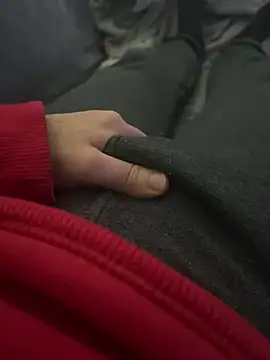 Snapshot of _Inchiodo_ chatting on December 27, 2024, 6:10 pm Inchiodo online show from December 27, 2024, 6:10 pm