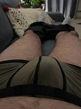 Snapshot of _Inchiodo_ chatting on January 14, 2025, 5:34 pm Inchiodo online show from January 14, 2025, 5:34 pm