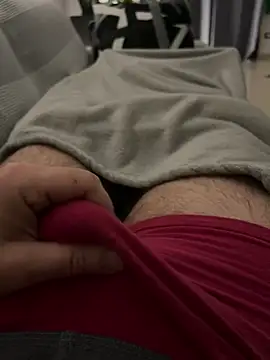 Snapshot of _Inchiodo_ chatting on March 5, 2025, 5:50 pm Inchiodo online show from March 5, 2025, 5:50 pm