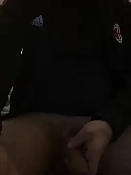 Snapshot of _Inchiodo_ chatting on March 7, 2025, 5:38 pm Inchiodo online show from March 7, 2025, 5:38 pm