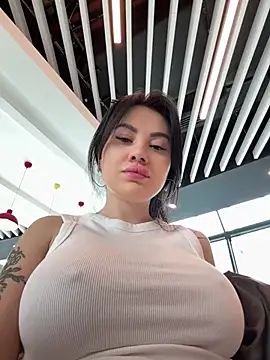Snapshot of Wet__Bunny chatting on June 1, 2026, 6:15 am Wet Bunny online show from June 1, 2026, 6:15 am