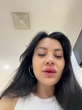 Snapshot of Wet__Bunny chatting on June 14, 2026, 6:15 am Wet Bunny online show from June 14, 2026, 6:15 am