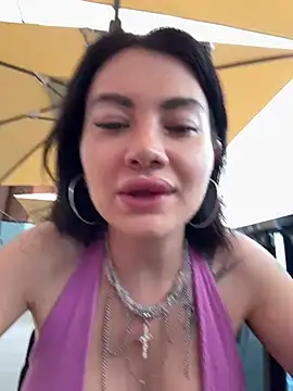 Snapshot of Wet__Bunny chatting on June 25, 2026, 6:18 am Wet Bunny online show from June 25, 2026, 6:18 am