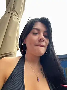 Snapshot of Wet__Bunny chatting on August 1, 2026, 6:23 am Wet Bunny online show from August 1, 2026, 6:23 am