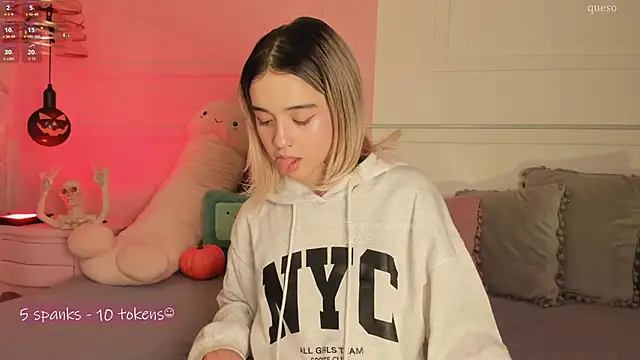 Snapshot of _Tammara_ chatting on October 16, 2025, 8:10 pm Tammara online show from October 16, 2025, 8:10 pm