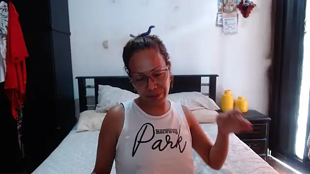 Snapshot of sensual_nataliee chatting on September 20, 2025, 2:18 pm sensual nataliee online show from September 20, 2025, 2:18 pm