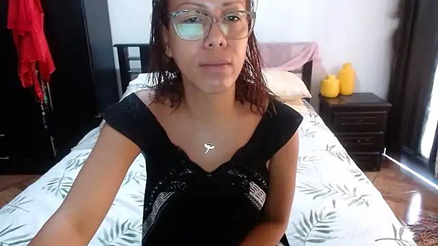 Snapshot of sensual_nataliee chatting on October 8, 2025, 1:42 pm sensual nataliee online show from October 8, 2025, 1:42 pm