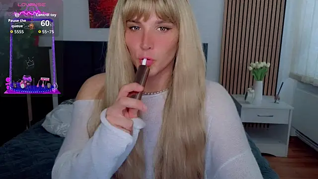 Snapshot of HelenSpellman chatting on August 6, 2026, 10:50 am HelenSpellman online show from August 6, 2026, 10:50 am
