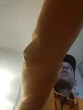 Codymc89 online show from December 4, 2025, 2:54 am