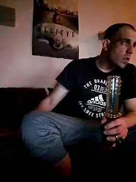 Snapshot of Codymc89 chatting on March 9, 2026, 12:47 am Codymc89 online show from March 9, 2026, 12:47 am