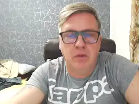 Snapshot of RobertStripX chatting on February 3, 2025, 2:45 pm RobertStripX online show from February 3, 2025, 2:45 pm