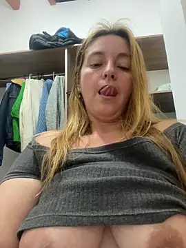 moniquerainx online show from March 14, 2025, 3:37 am