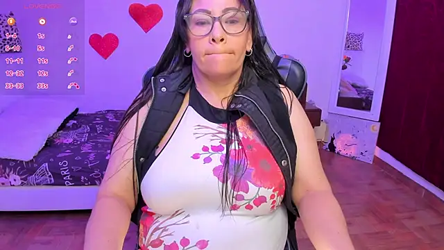 esmeralda milf online show from March 23, 2026, 8:24 pm