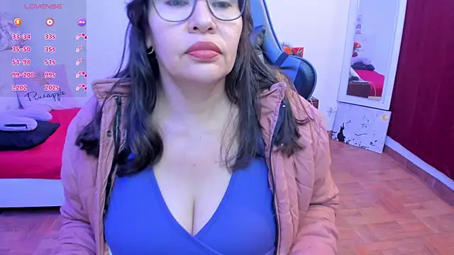 esmeralda milf online show from May 8, 2026, 8:36 pm