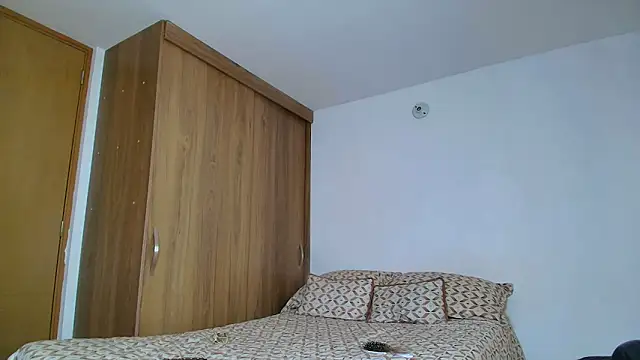 Snapshot of SARA_TS_FOX chatting on March 16, 2026, 10:36 pm SARA TS FOX online show from March 16, 2026, 10:36 pm