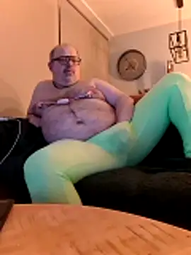 Bibear197511 online show from November 19, 2025, 6:08 pm