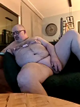 Bibear197511 online show from November 24, 2025, 9:58 pm