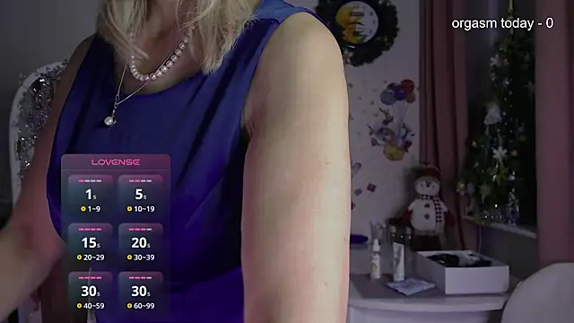 Snapshot of JuliaVilnet chatting on December 20, 2024, 5:14 am JuliaVilnet online show from December 20, 2024, 5:14 am