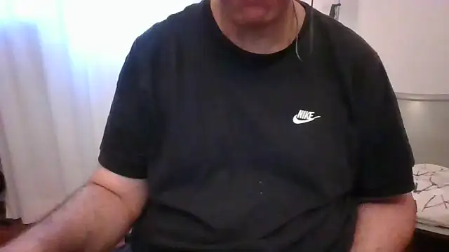 Snapshot of ANONIMO7735 chatting on June 8, 2026, 4:35 am ANONIMO7735 online show from June 8, 2026, 4:35 am