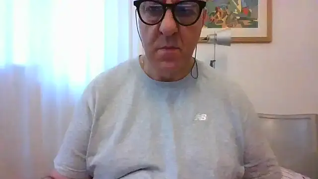 Snapshot of ANONIMO7735 chatting on June 18, 2026, 4:24 am ANONIMO7735 online show from June 18, 2026, 4:24 am